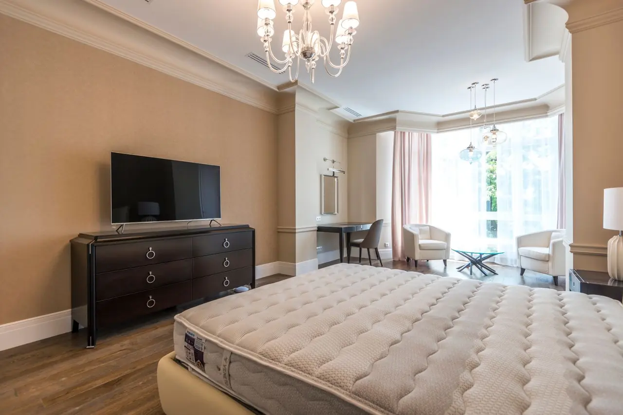 Modern ve şık bir otel odası tasarımı